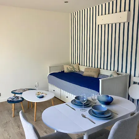 Loft En Bois Avec Terrasse Et Vélos à *